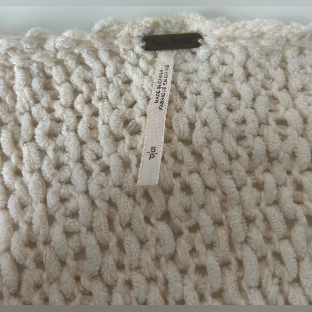 FREE PEOPLE PARK SLOPE V NECK OVERSIZED IVORY SWEATER. ROLLED HEM, LIGHTWEIGHT - Picture 4 of 11